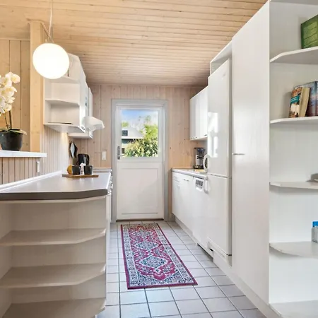 Myriam - 50m From The Sea By Interhome 펜션